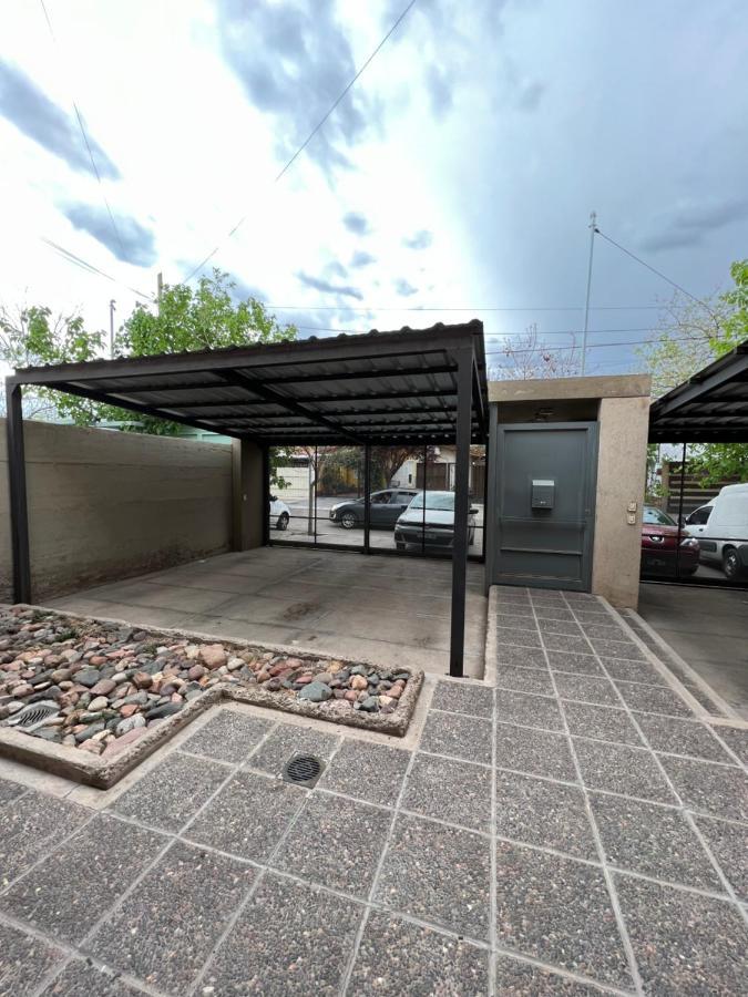 Hermoso Duplex Con Estacionamiento Apartment Guaymallen